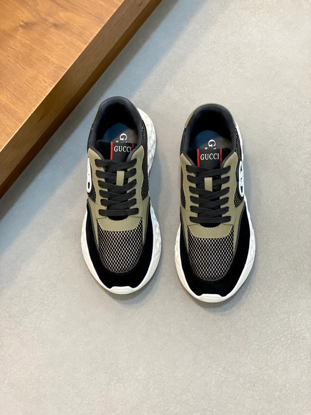 Men's shoes 💰780 [Gucci] Gucci - High-end quality original order - Upper: Napa calfskin, pebbled calfskin, computer embroidered brand totem - Inner: water-dyed cowhide - Outsole: ultra-light TPU·rubber; two-color molded outsole -Super high quality control·Fine workmanship: highlighted (high-end·luxury·grade) -Size: 38-44 (38 45 can be customized)